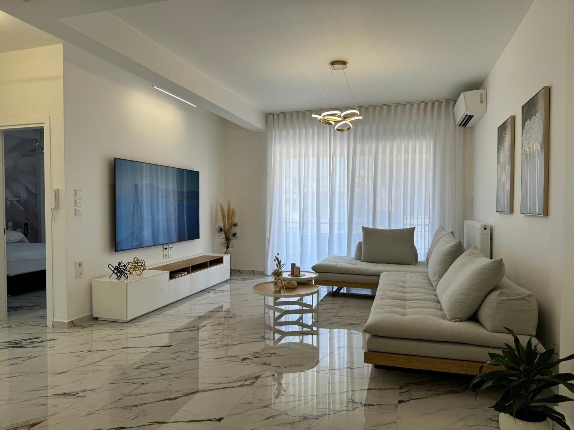 Madi Luxury Stay Patra Εξωτερικό φωτογραφία